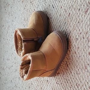 Toddler size 5 winter boots